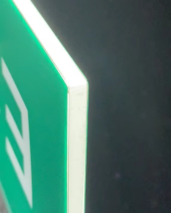 emergency light fixture lámpara de emergencia